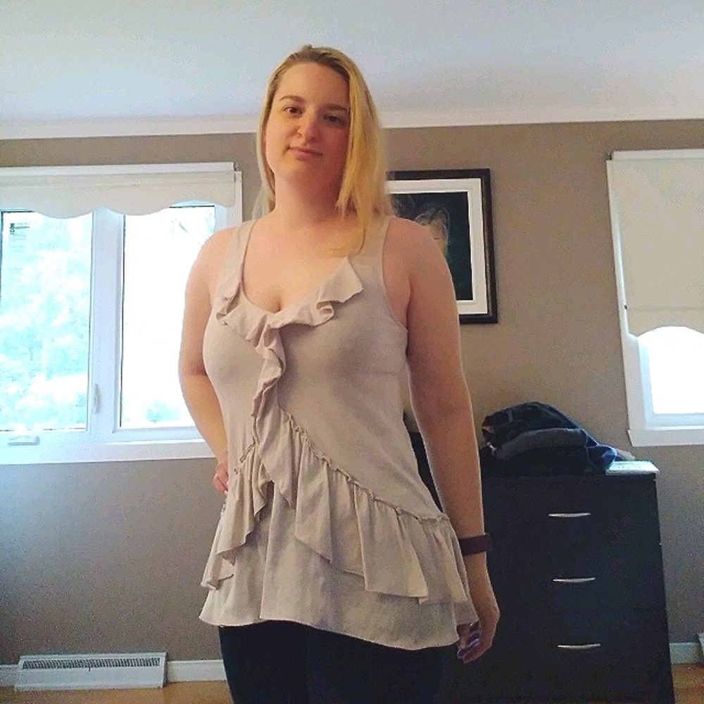 Ruffle tank top Banana Republic medium